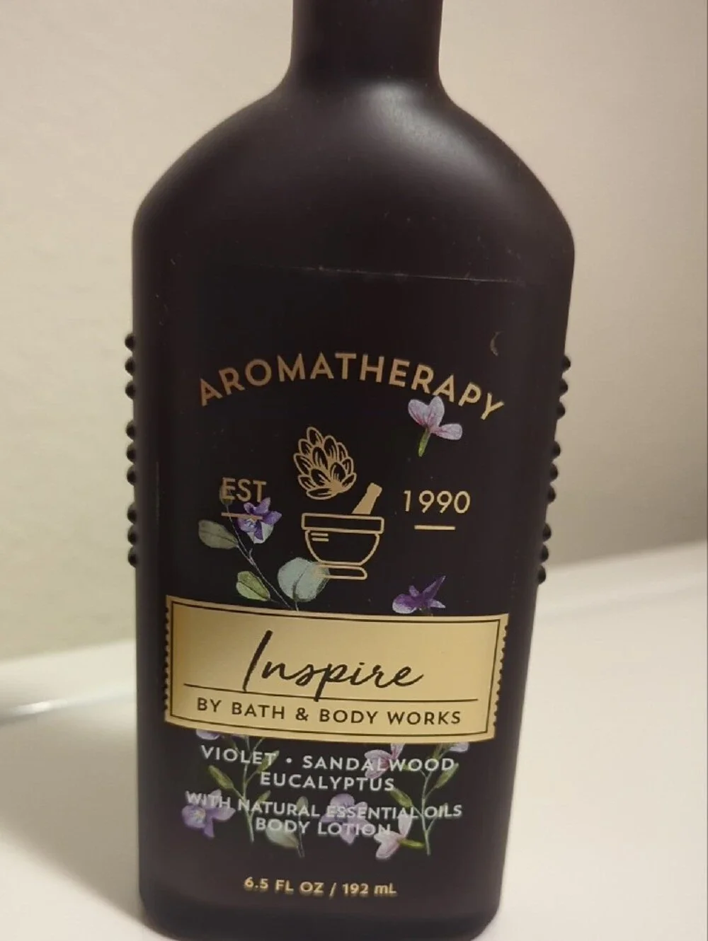 Bath & Body Works Aromatherapy Inspire Violet + Sandalwood Body Lotion - Black